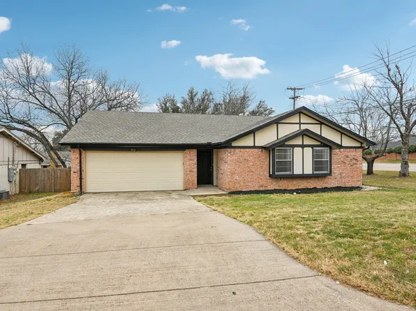 753 Toni Dr, Hurst, TX 76054