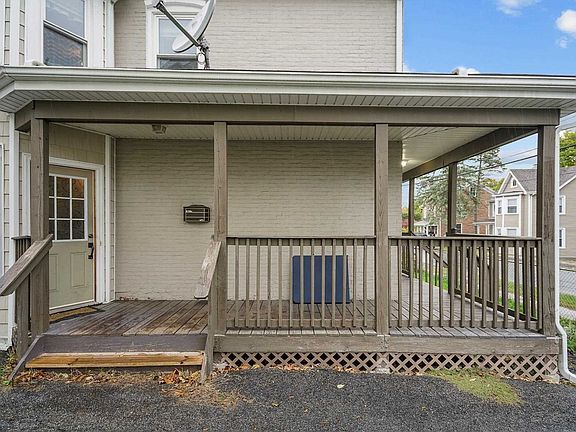 4th image of 16 Valley Ave