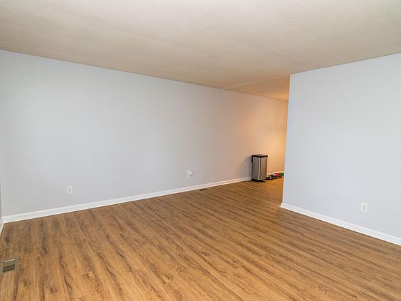 4th image of 423 Duell Dr