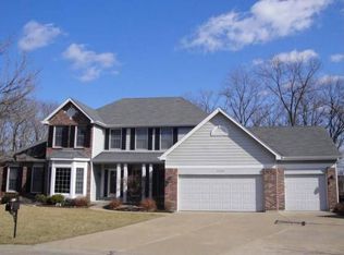 2200 Glencoe Summit Ct, Ballwin, MO 63011