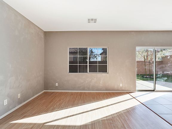 4th image of 10803 Leatherstocking Ave