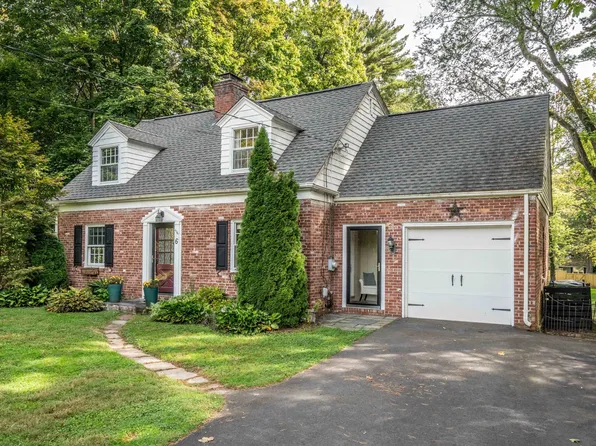 6 Terry Plains Road, Bloomfield, CT 06002