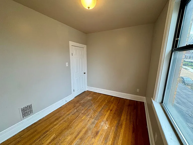 111 S Ohio Street (Full Service) — Photo 13
