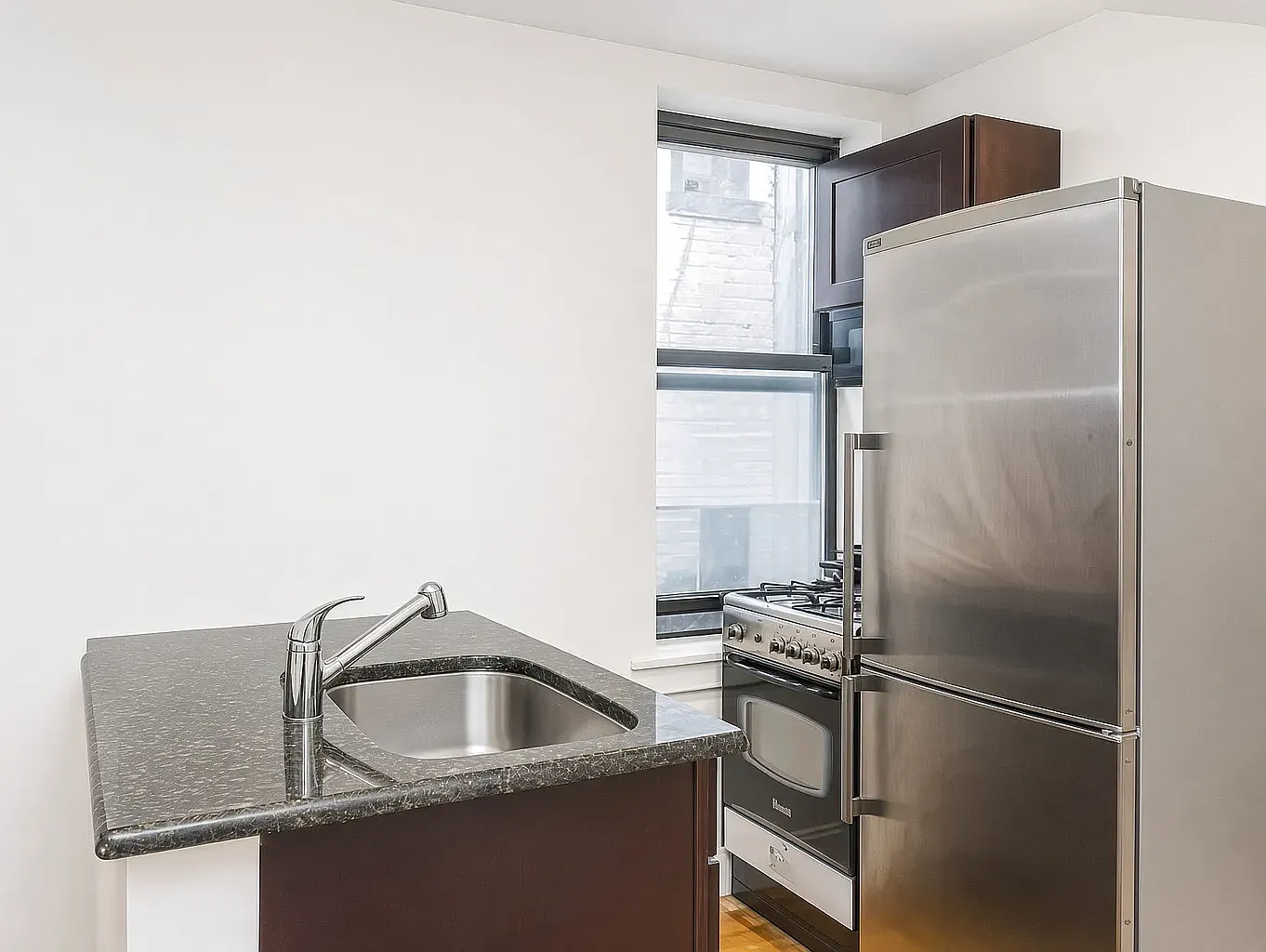 344 East 55th Street — Photo 2