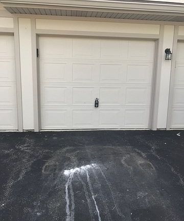 2nd image of 1010 Saxon Ct Unit 26A21