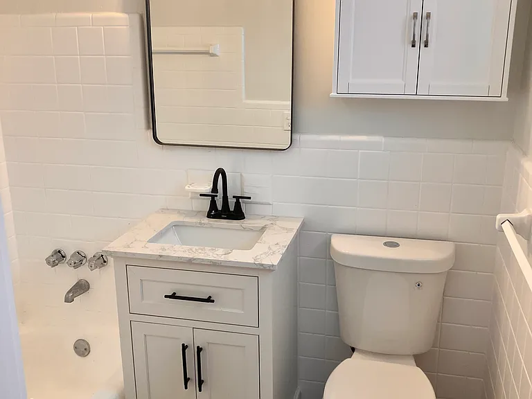 710 NE 122nd St #7 — Photo 6