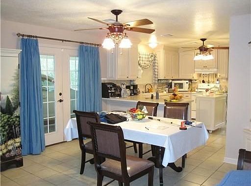 3rd image of 3025 Elliott Ln