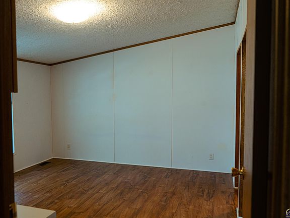 5th image of 429 NE Grattan St