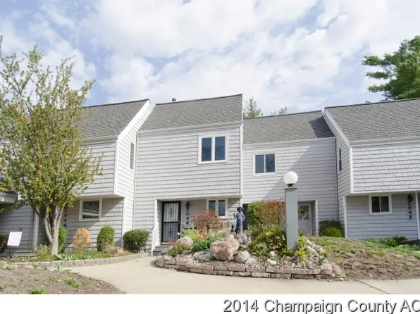 2046 Blackthorn Dr, Champaign, IL 61821