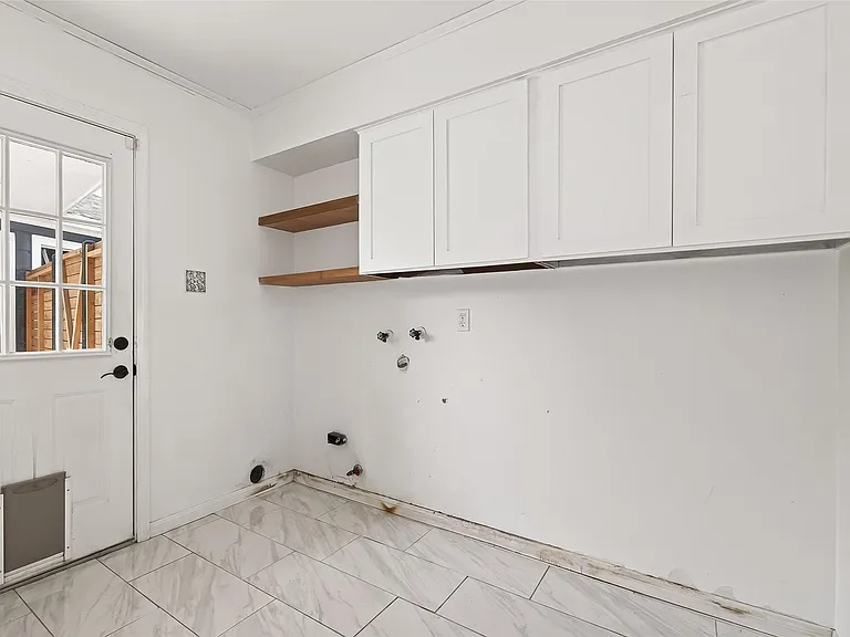 20211 Salzburg Ln — Photo 20