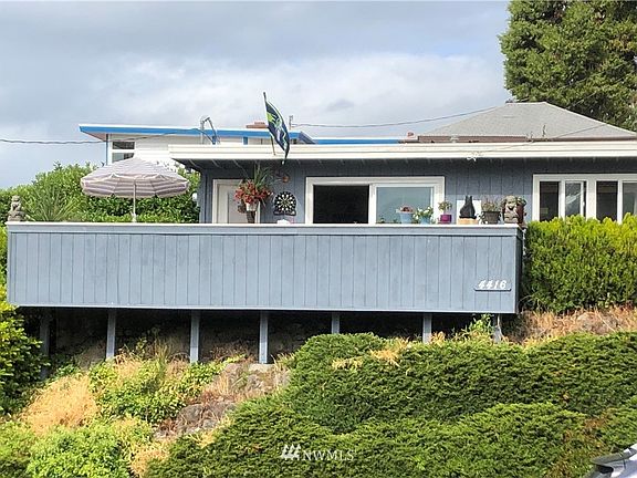 SW Facing, tons of windows and light
2 blocks from Admiral Junction. Light, bright condo alternative!