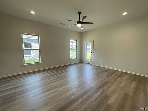 4th image of 23639 Conifer Dr