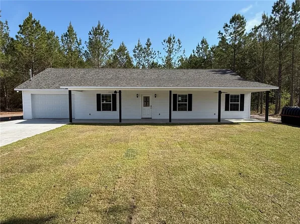 107 Hawks Pl, Waynesville, GA 31566