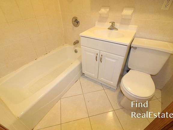 5th image of 338 W 77th St APT 1A