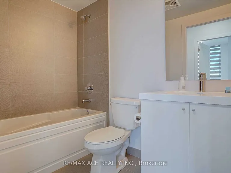 2550 Simcoe St N #218 — Photo 22