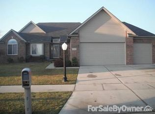 29014 Ew Hedke Ct, Gibraltar, MI 48173