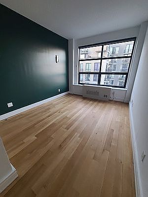 4th image of 511 Lincoln Pl #702