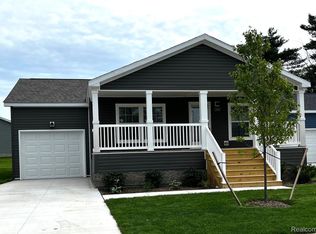 2760 Naples Ct, Lapeer, MI 48446