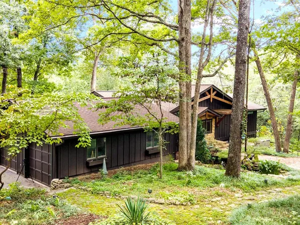 43 Wildwood Dr, Pacific, MO 63069