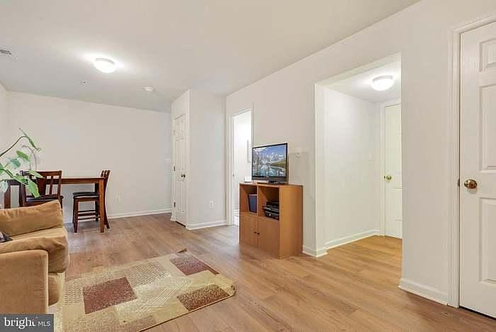 1st image of 139 Tall Grass Ln