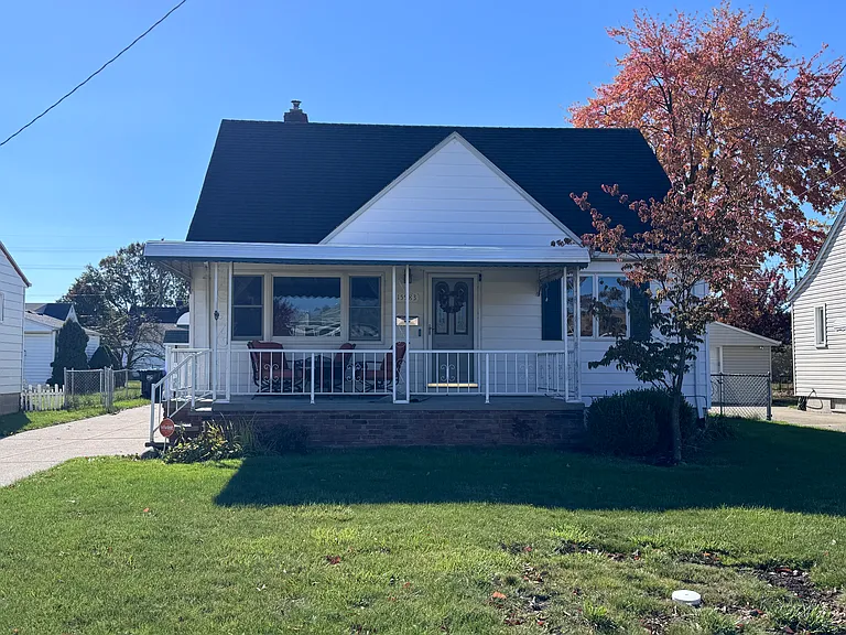 15983 Ashland Dr — Photo 22