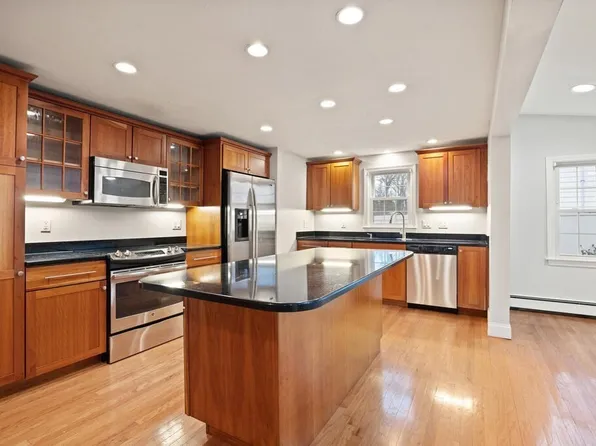 124 Cobleigh St, Westwood, MA 02090