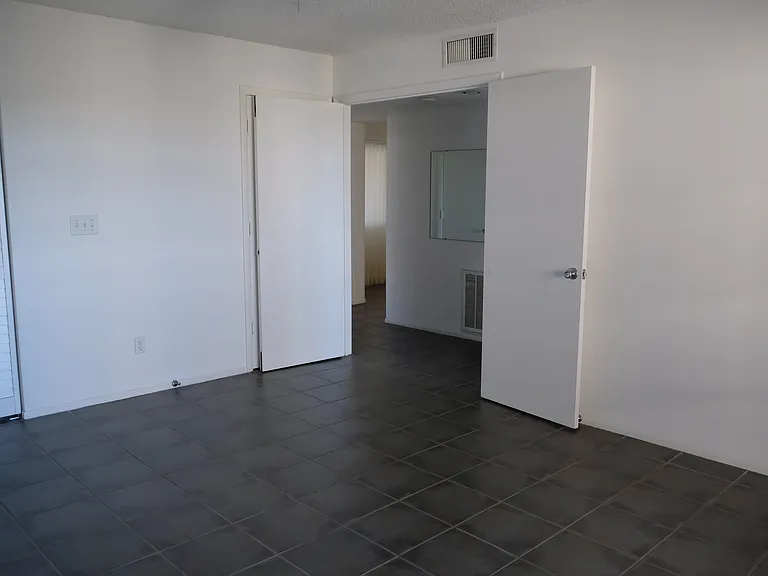 835 S Osprey Ave #411 — Photo 13
