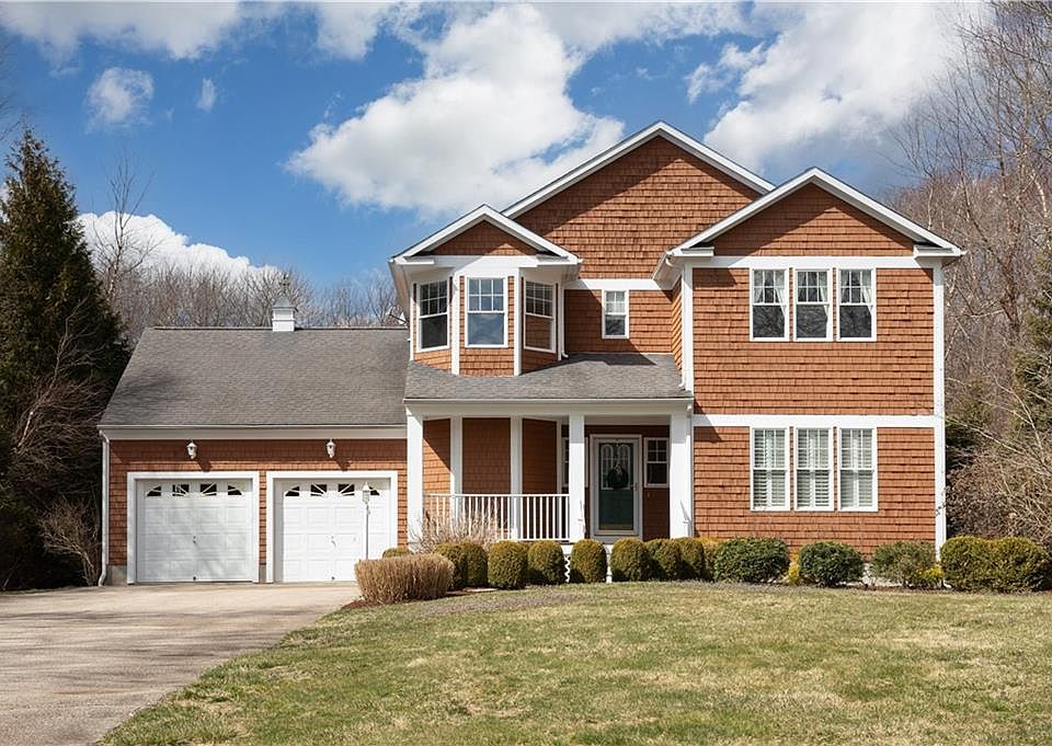 1st image of 223 Westmoreland Ln N
