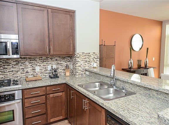 5th image of 21301 Erwin St Unit 509