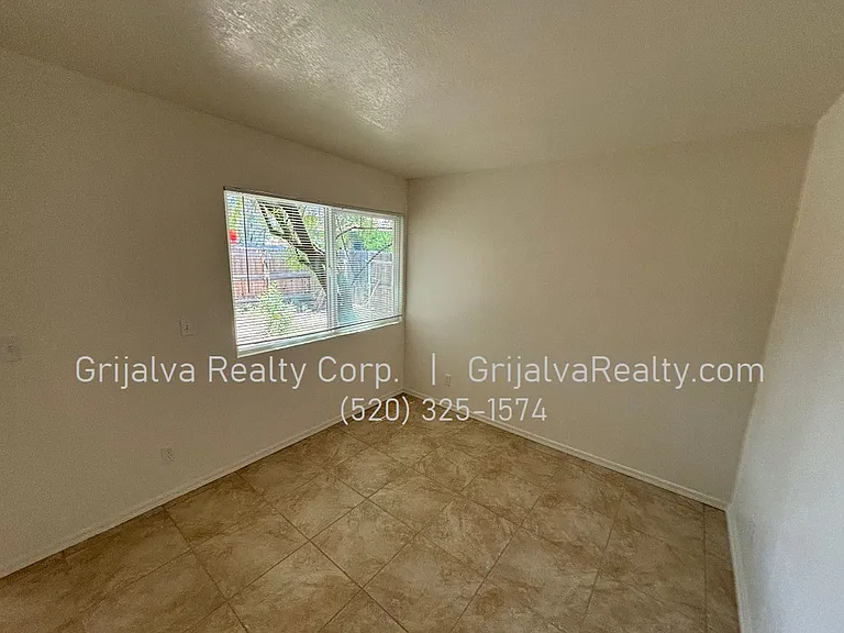 2415 N. Geronimo — Photo 9