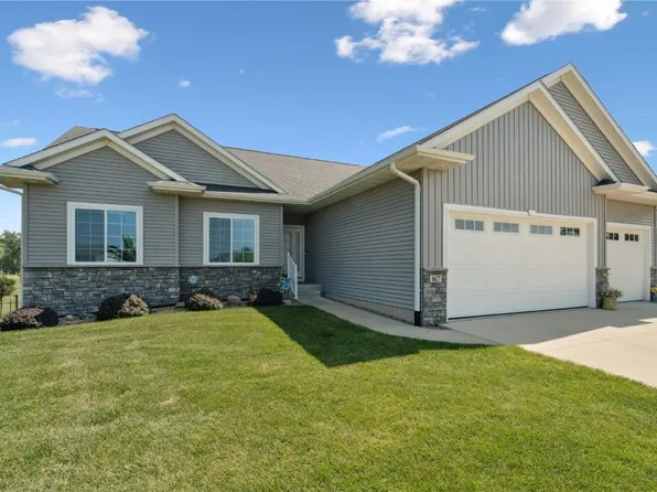 1627 Settlers Dr, Marion, IA 52302