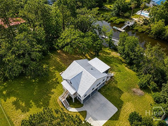 5th image of 425 Tideland Drive