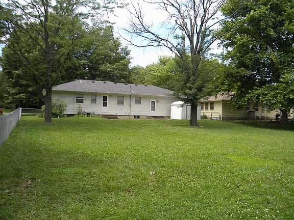 4th image of 820 Sunrise Dr