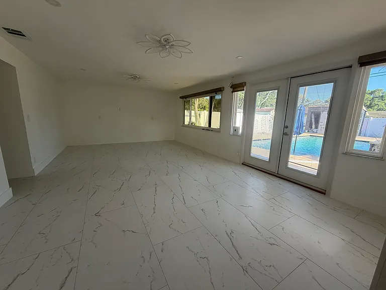 1125 Union St — Photo 38
