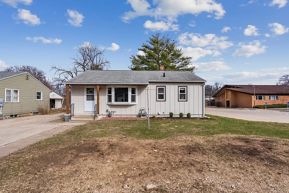 2702 Garden Ave photo 1