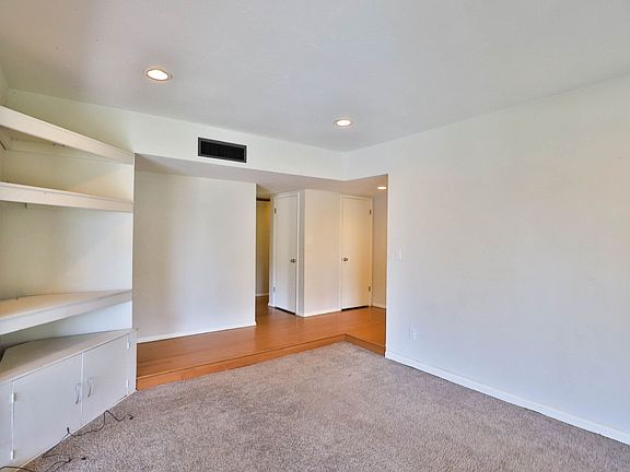 5th image of 2703 W Dunbar Dr