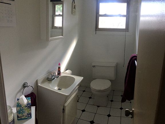 1/2 Bath