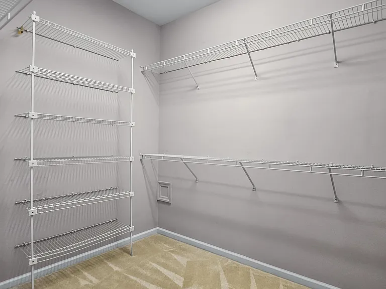 141 Canterbury Dr — Photo 19