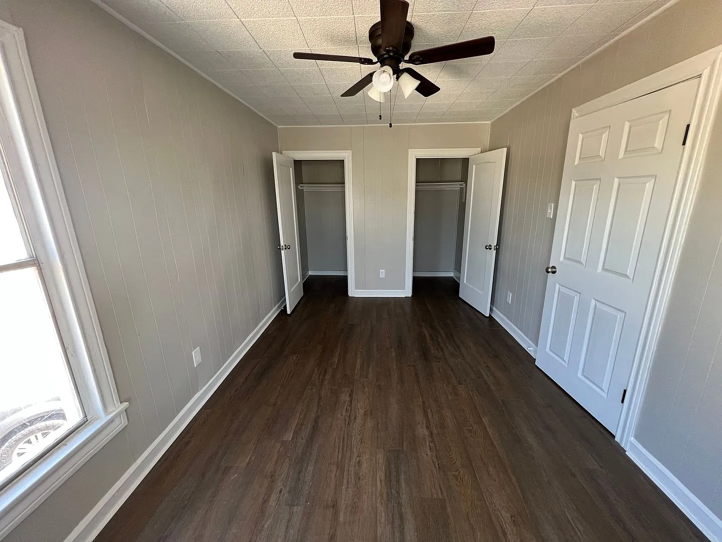 Duplex *upstairs* Leasing Special Available* — Photo 4