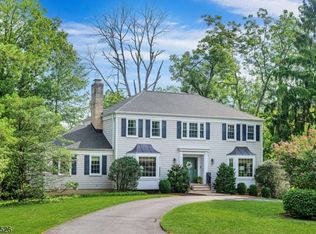 5 Oechsner Ct, Berkeley Heights, NJ 07922