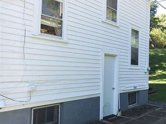3rd image of 6647 Chester Avenue