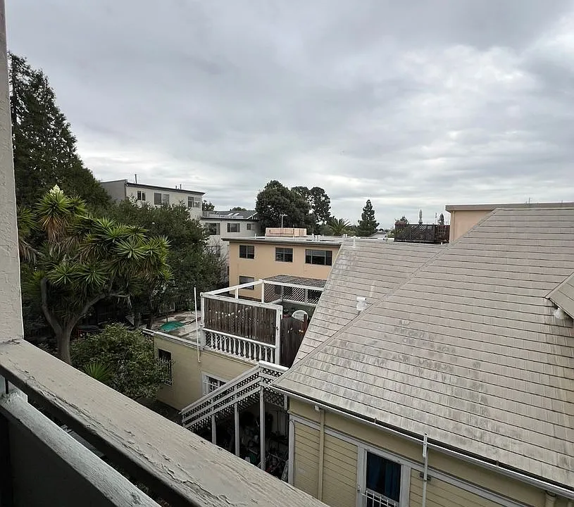 0740O - The Mariposa Apartments