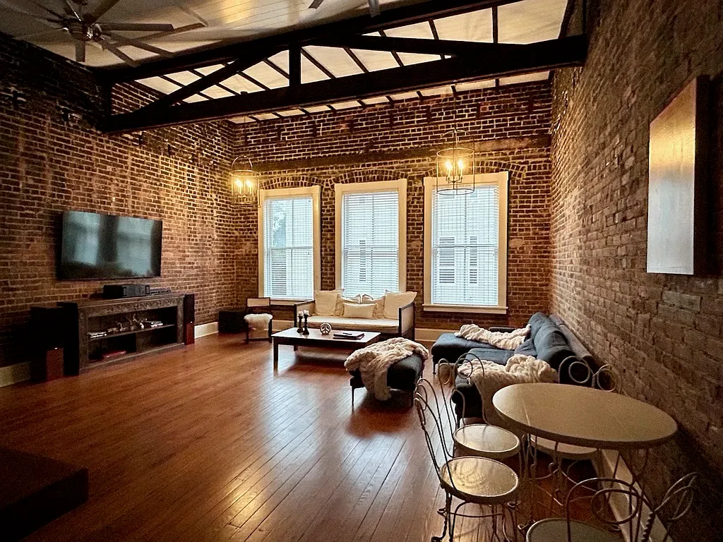1 bed, 1250 sqft, $3,300 — Photo 2