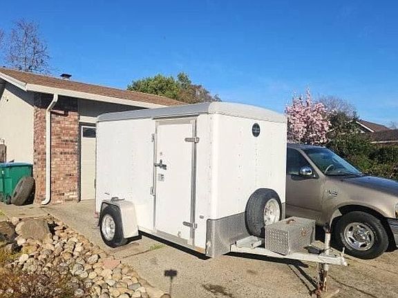 4th image of 2433 Rockingham Cir