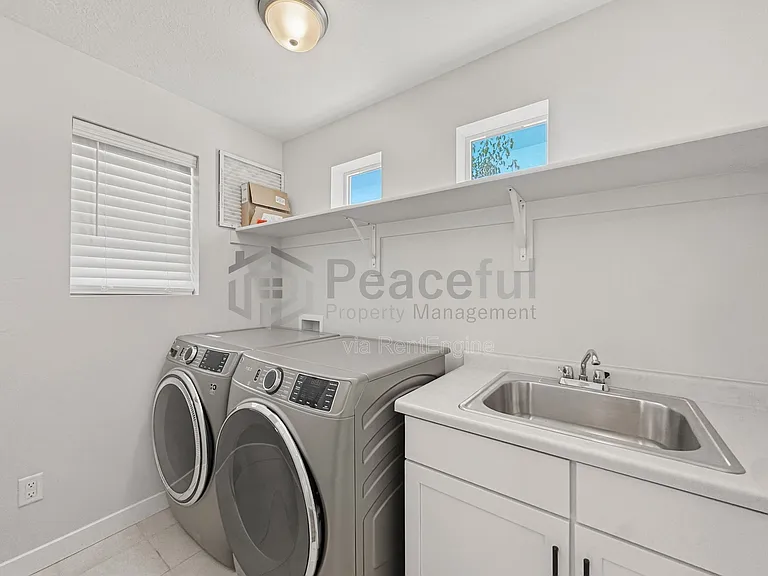 2102 W 3250 S — Photo 15