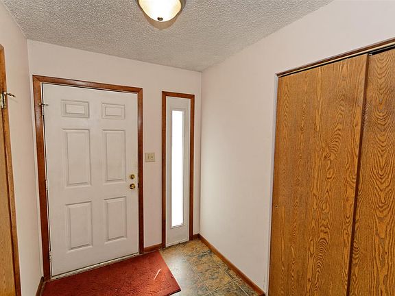 4th image of 904 Greenwich Dr