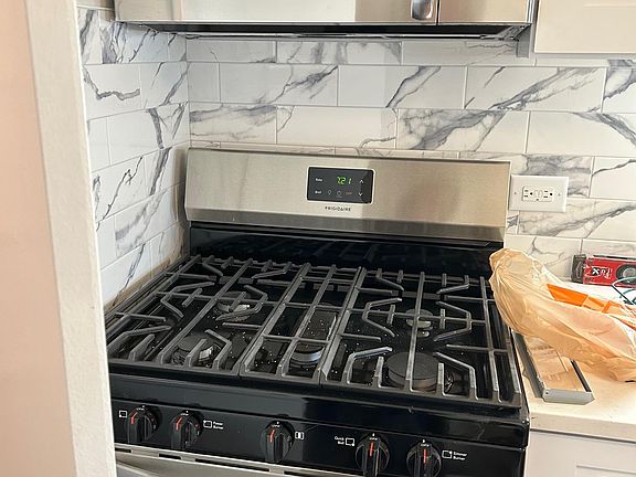 5th image of 9608 N Greenwood Ave #1E