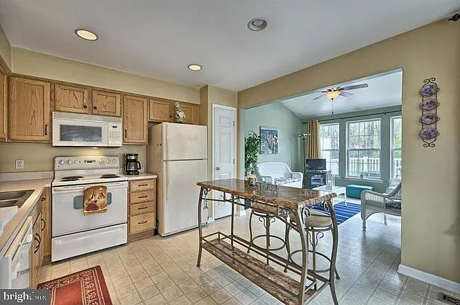 509 Fox Trl — Photo 10