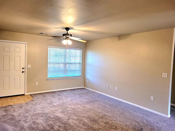 3rd image of 528 E Hillcrest Ln
