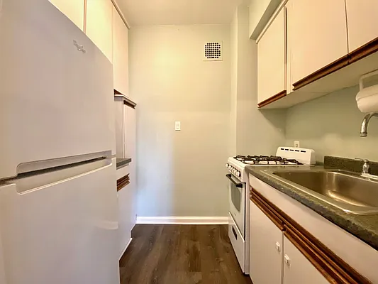 Sold by Remax Real Estate Professionals | media 32